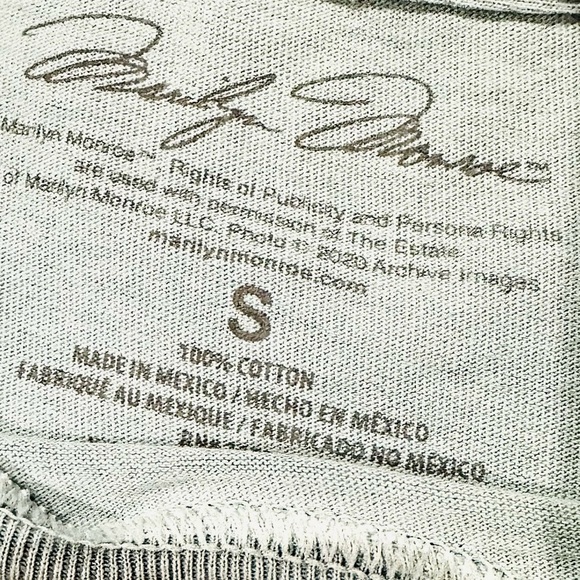 👕🎬 MARILYN MONROE VINTAGE 90s Graphic Tee | Blue-Gray Glam Print Women’s Size S - Picture 4 of 4